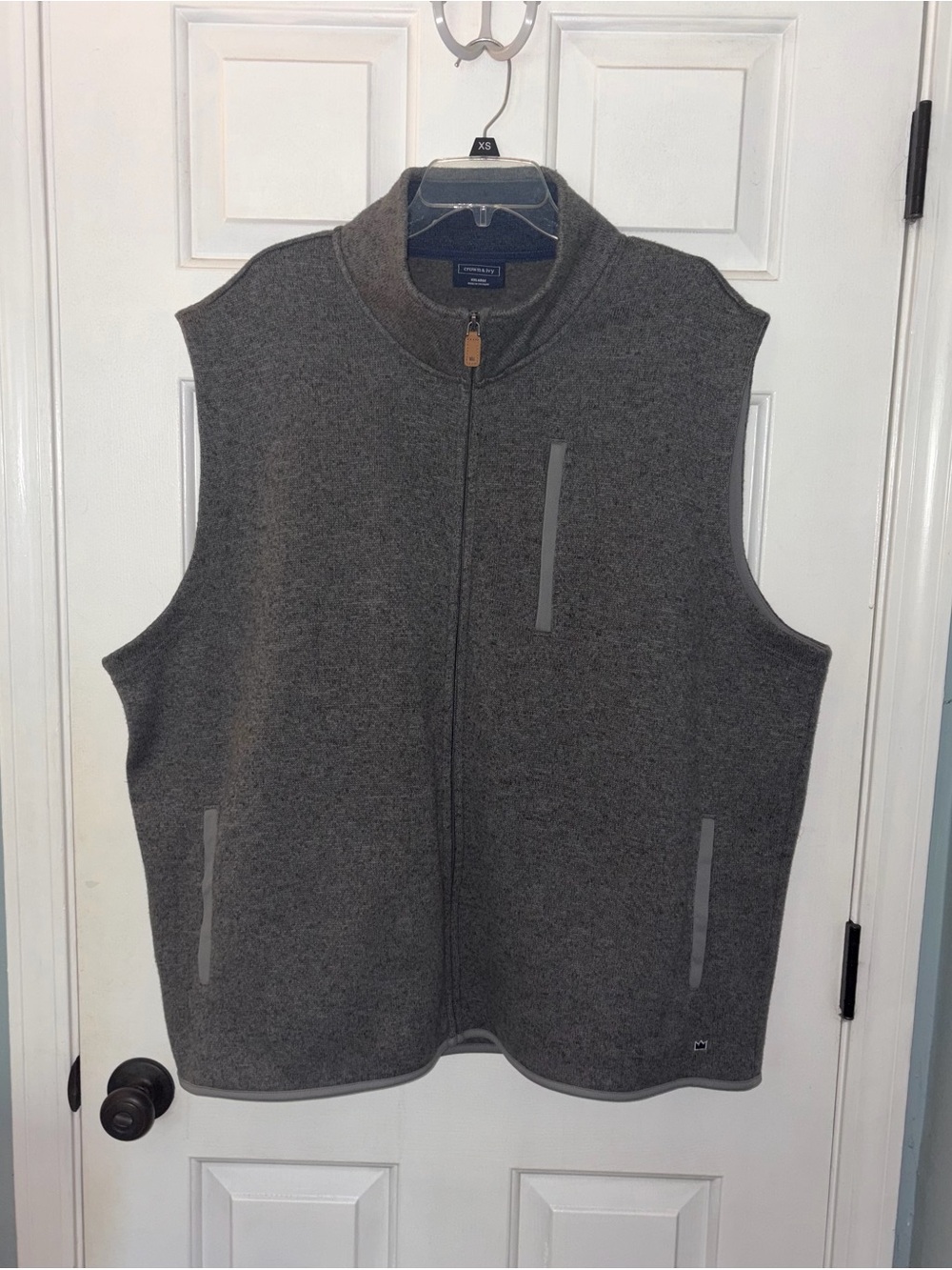 Crown & Ivy Charcoal Full Zip Fleece Sleeveless Vest